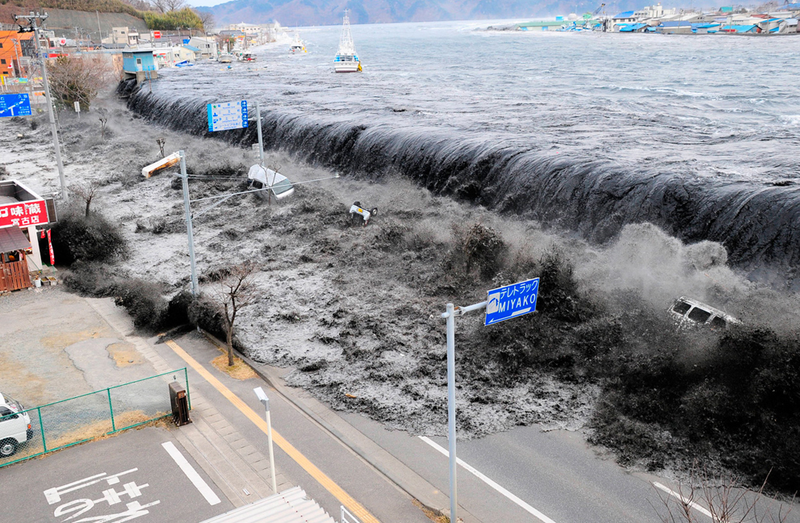 Illustration for article titled The Japan Quake's Most Powerful Photos (Updated)